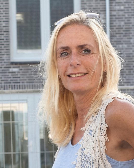 Alie, oprichter van The Bible Train